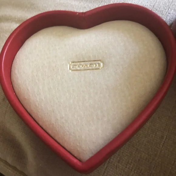 ❤️Temp. Price Drop 1/10 Coach Leather Heart Jewelry Box- 574 $40 or $35 w/offer Storage & Organization